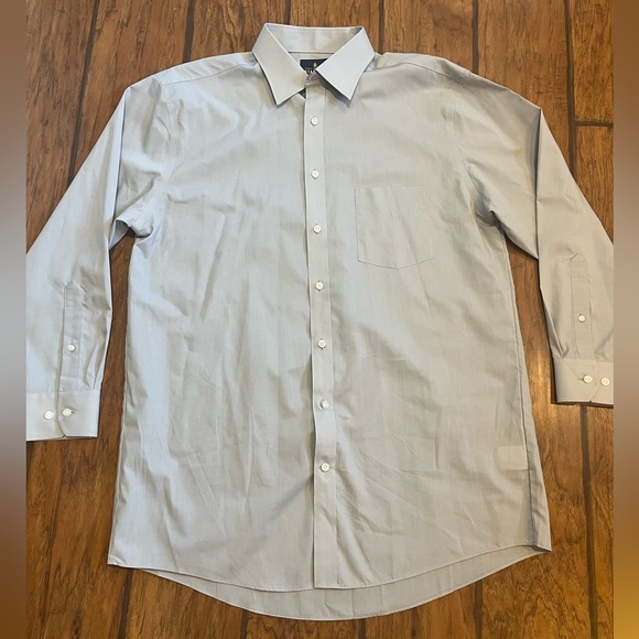 Stafford Travel Easy-Care Broadcloth Men’s light gray button down dress shirt - Picture 1 of 12